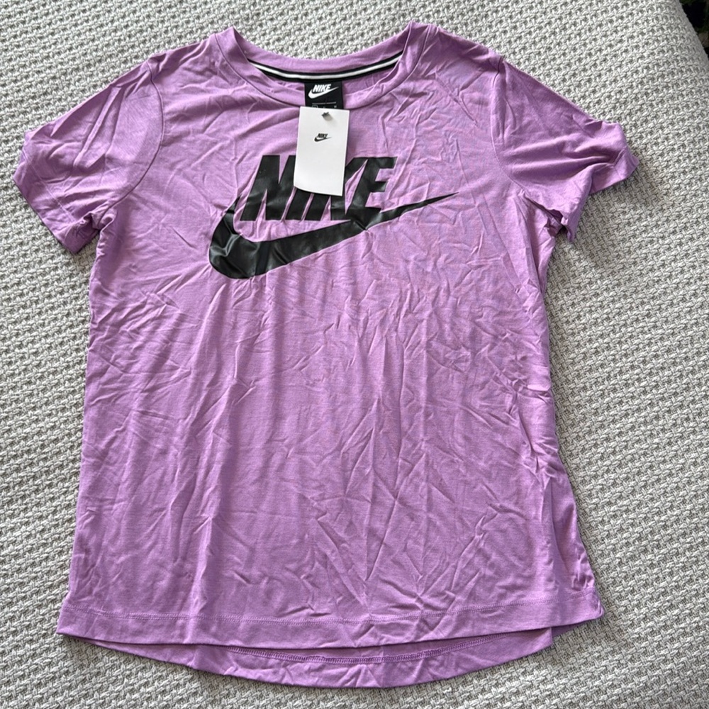 NWT Cute drift light purple Nike T-shirt